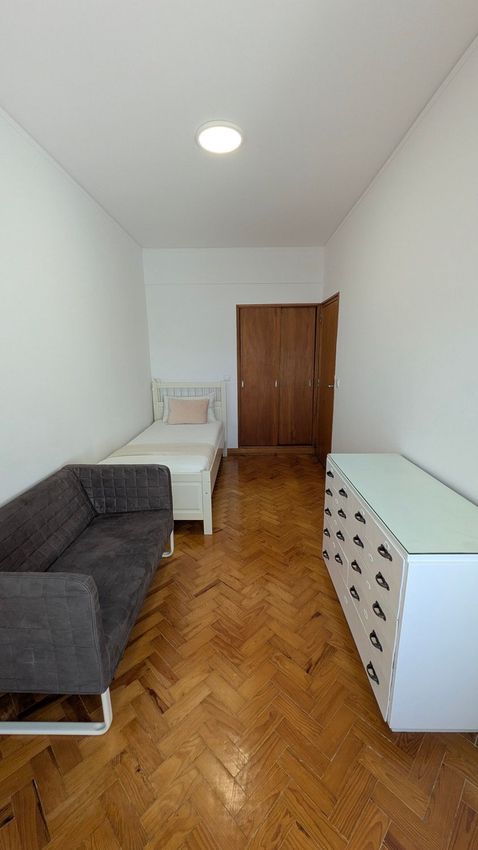 出租房间在Avenida Conde de Oeiras, 12