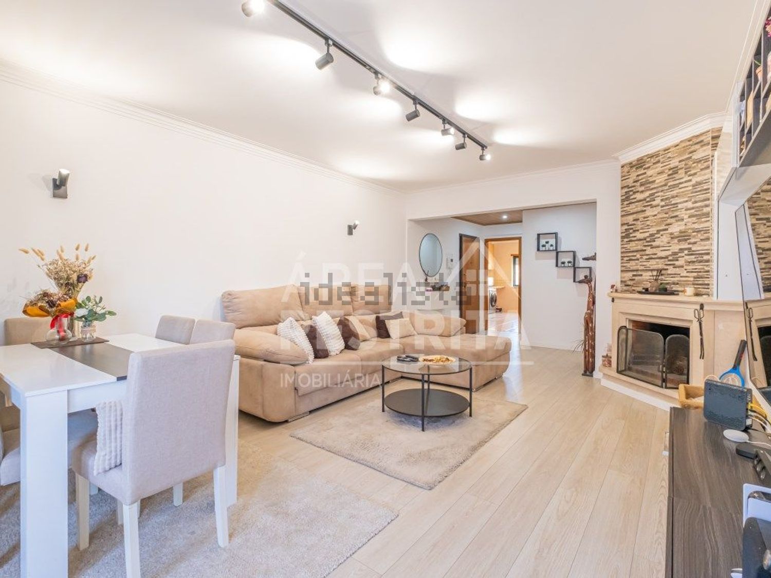 公寓 t3出售在Rua de Dadrá - 客厅