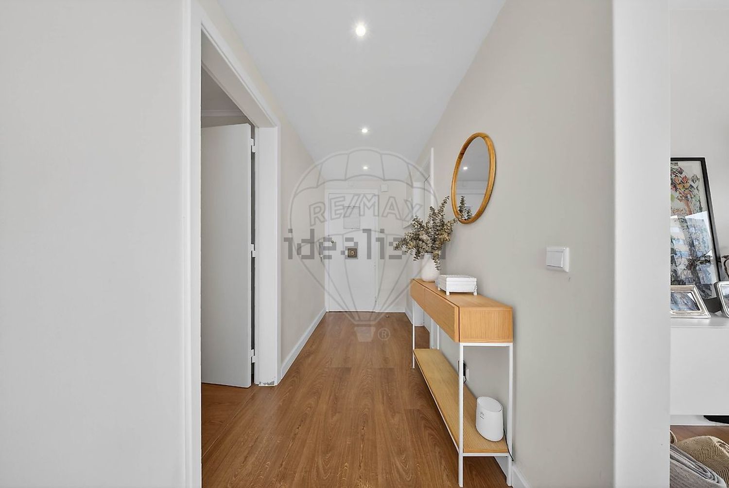 公寓 t3出售在Rua Públia Hortênsia de Castro - 过道