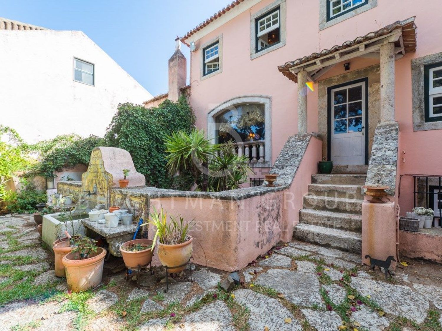 小楼房或独栋别墅出售在Carriche - Hospital das Forças Armadas - 外立面