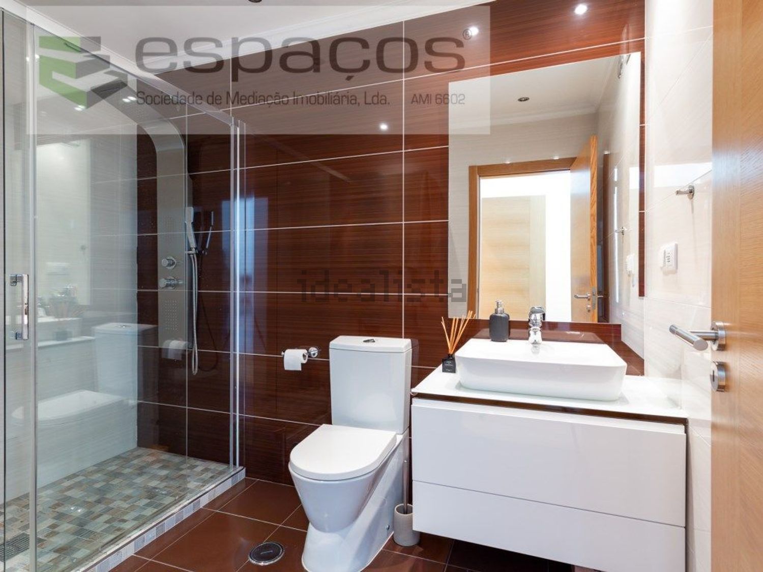 公寓 t4出售在Santa Iria de Azoia - São João da Talha - Bobadela - 卫生间