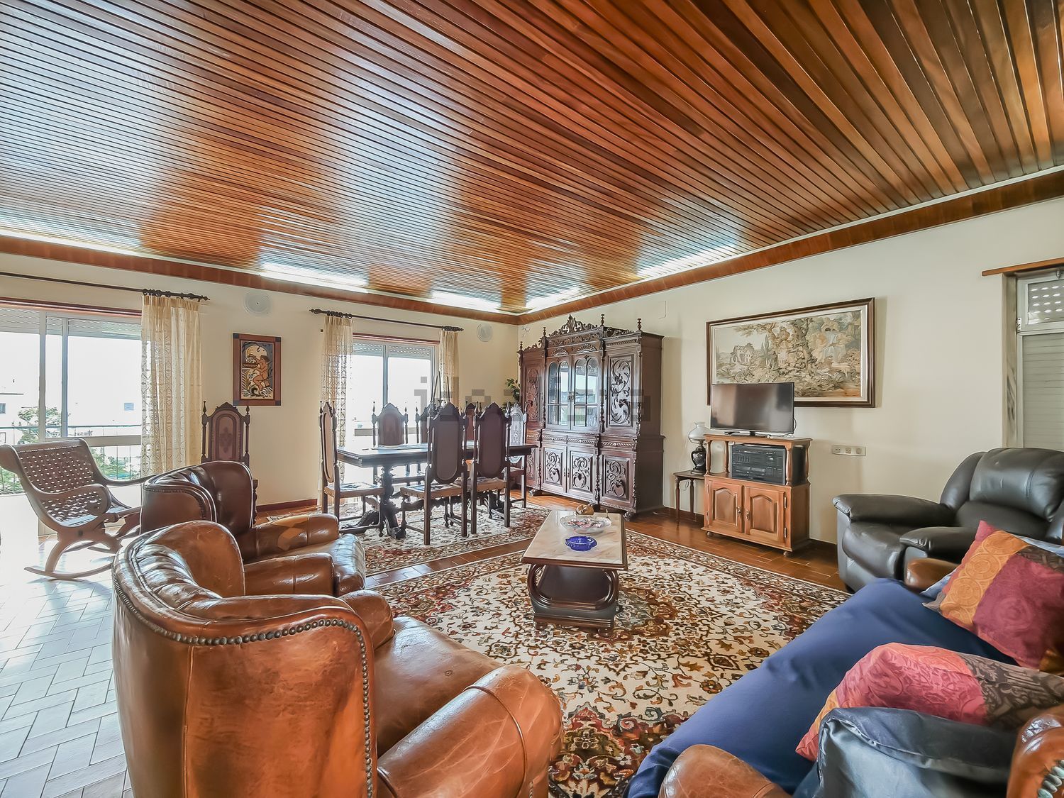 小楼房或独栋别墅出售lapa da serra - 客厅