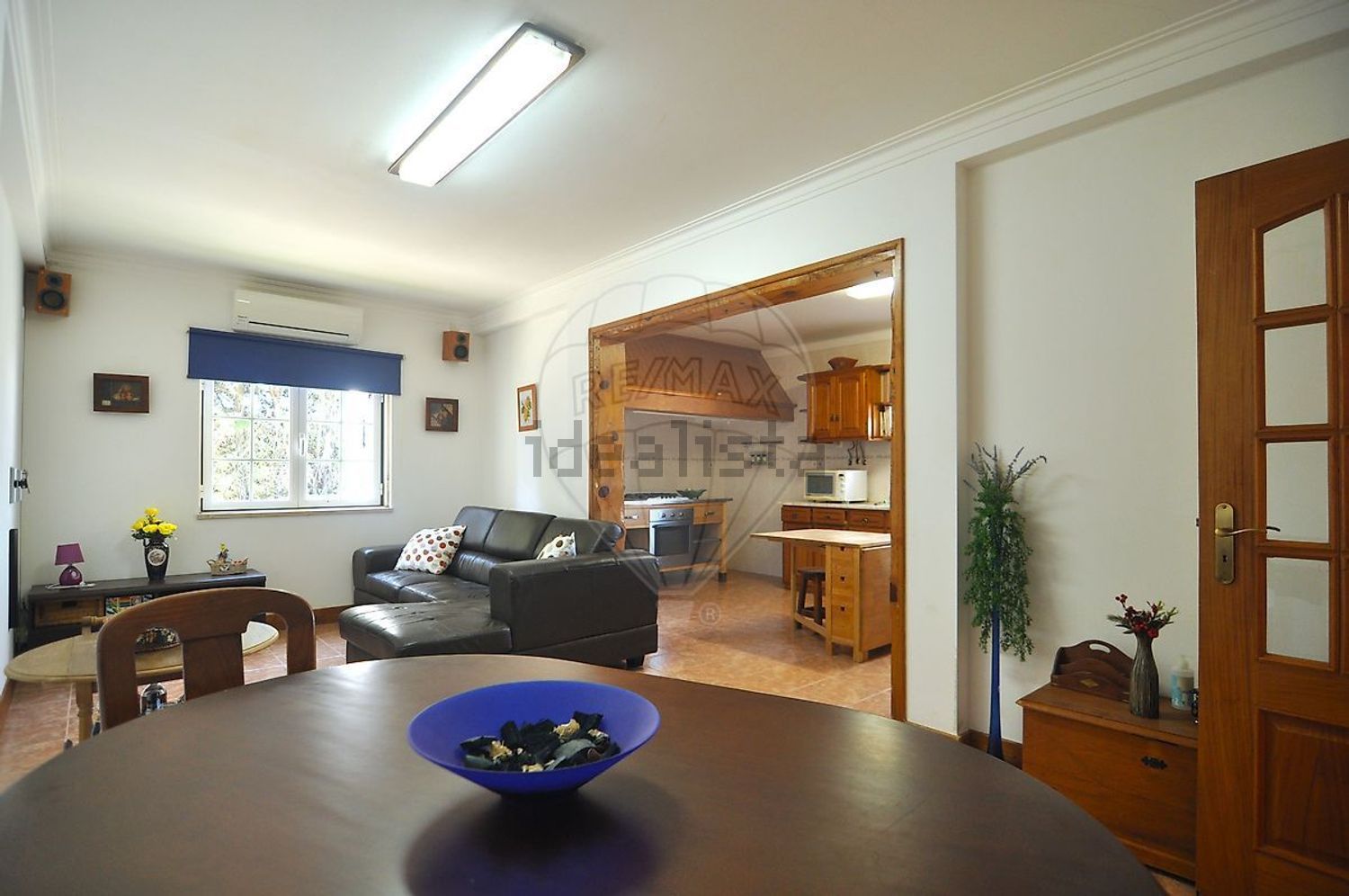 小楼房或独栋别墅出售在São Quintino - 客厅