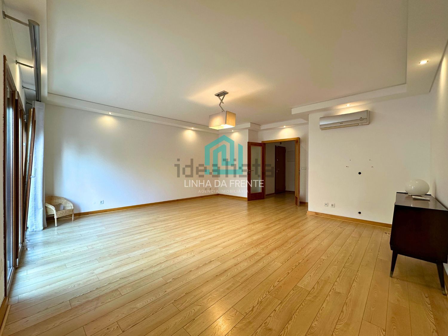 公寓 t3出售在Rua Hermínia Silva - 客厅