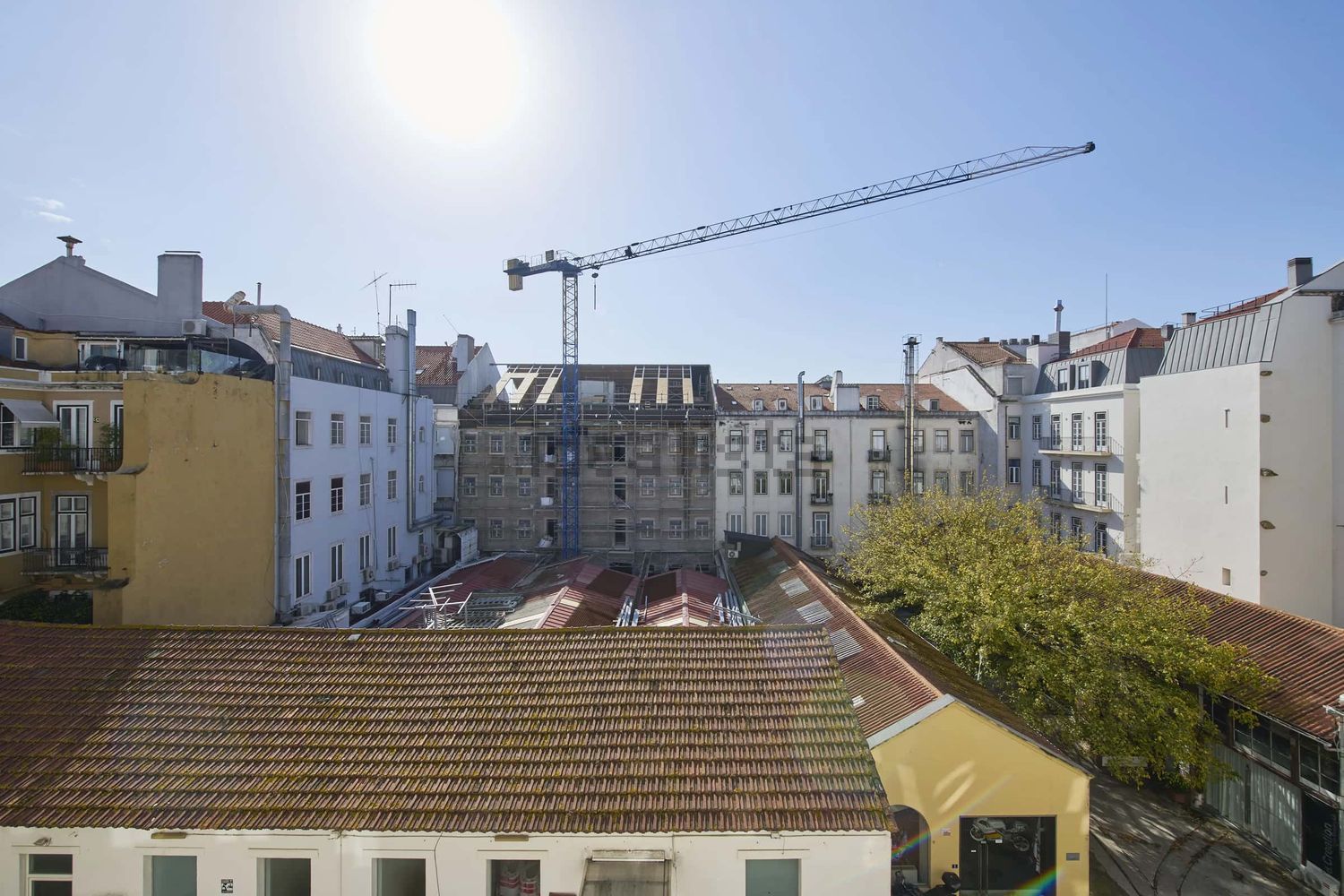 出租房间在Largo Vitorino Damásio, 2 - 视线