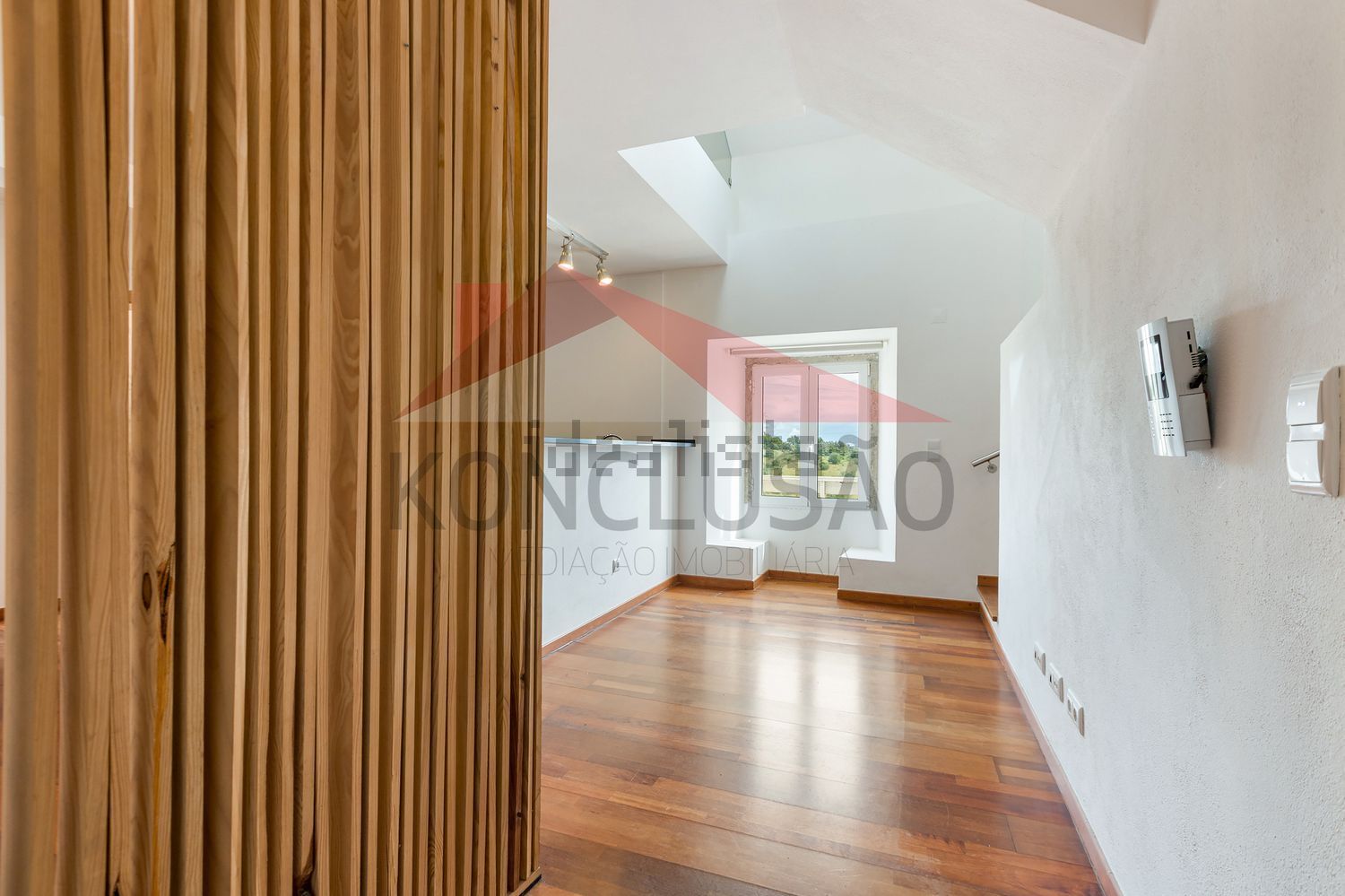 出租复式公寓在Bairro dos Mojões - 客厅