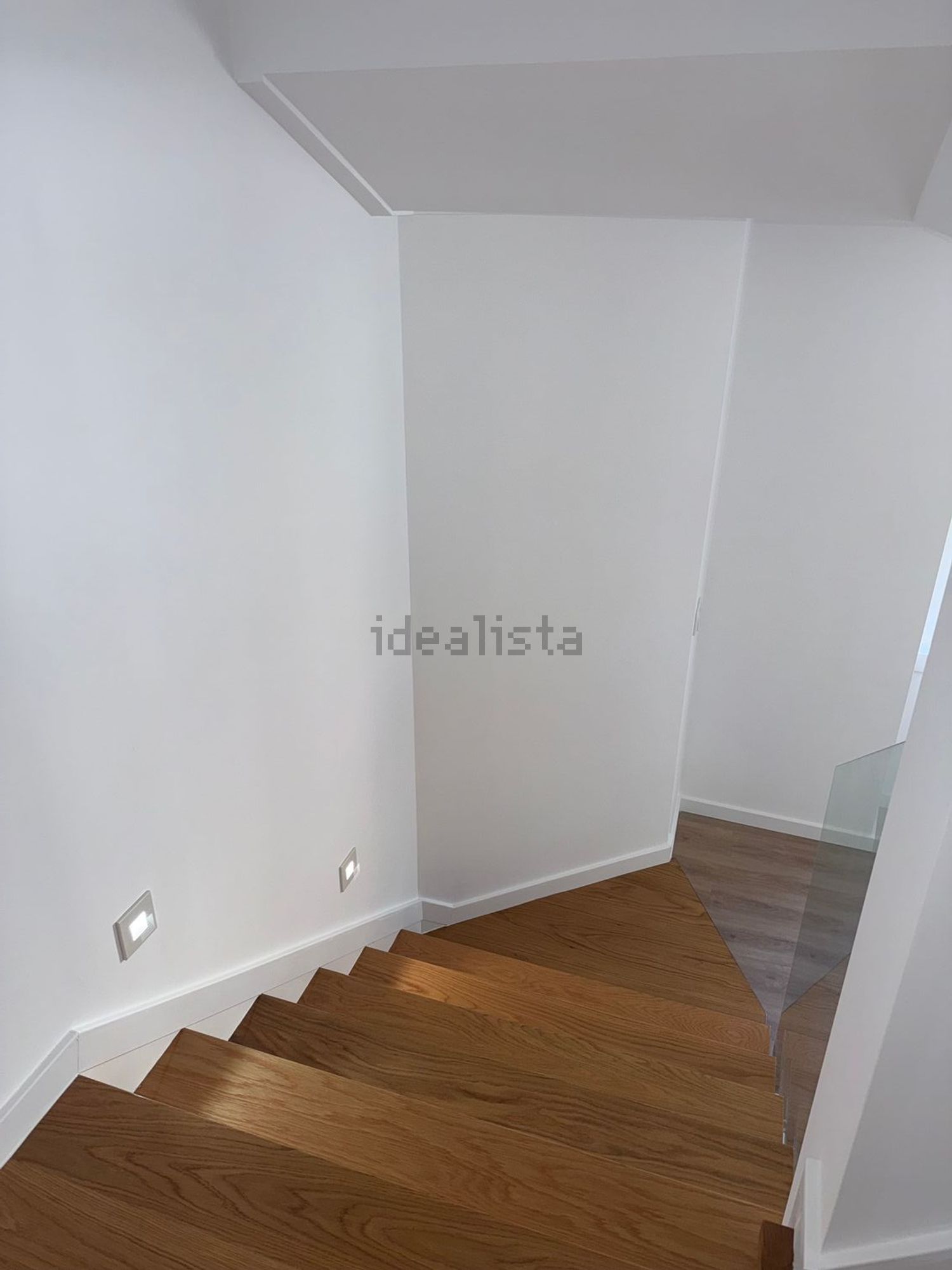 出租复式公寓在Rua Cândido dos Reis, 10 - 详情