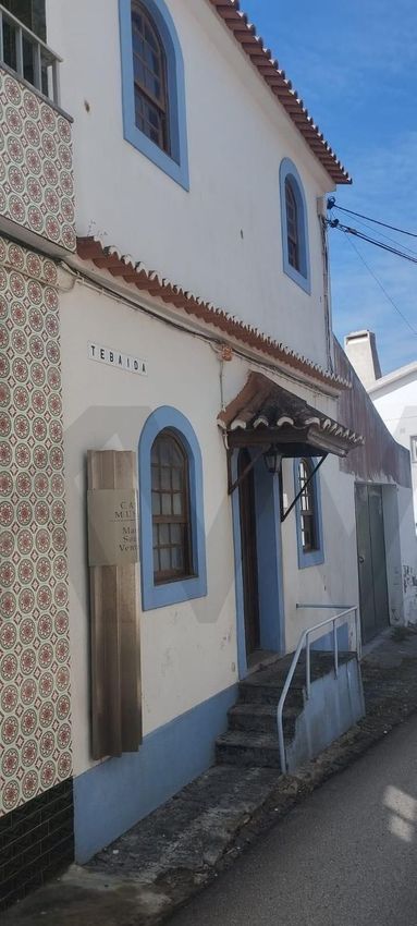 小楼房或独栋别墅出售在Rua Marita, 17