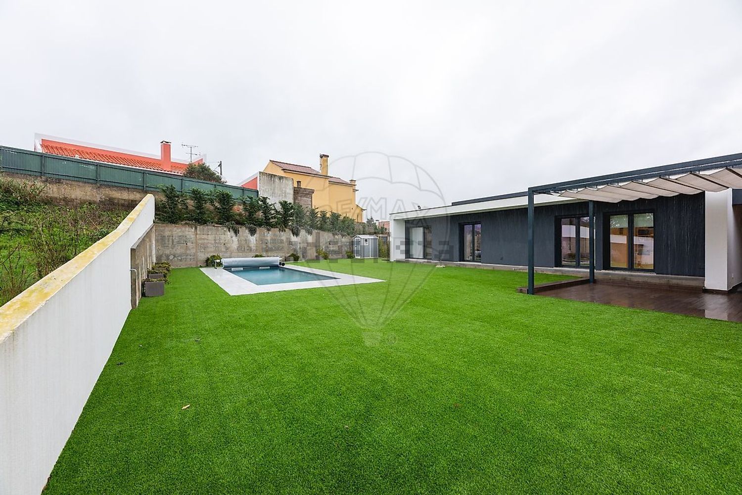 小楼房或独栋别墅出售在Rua Mato Moreira - 外立面