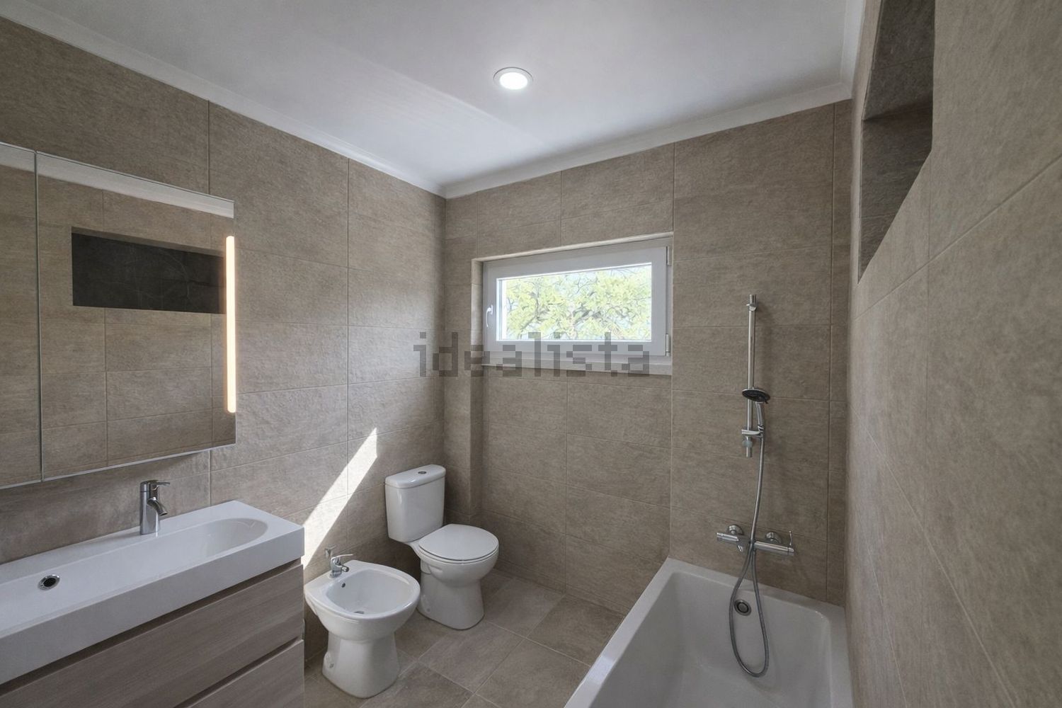 小楼房或独栋别墅出售在Estrada Nacional 10 - 卫生间