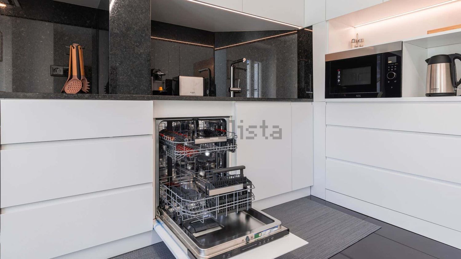 出租公寓 t2在Rua Afonso Annes Penedo, 14 - 厨房