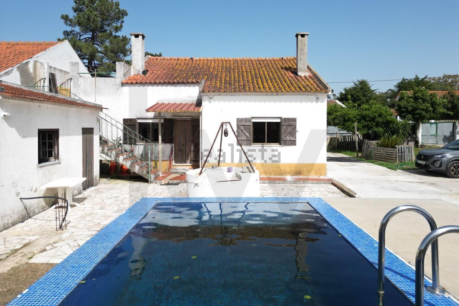 小楼房或独栋别墅出售在Rua António Aleixo - 游泳池
