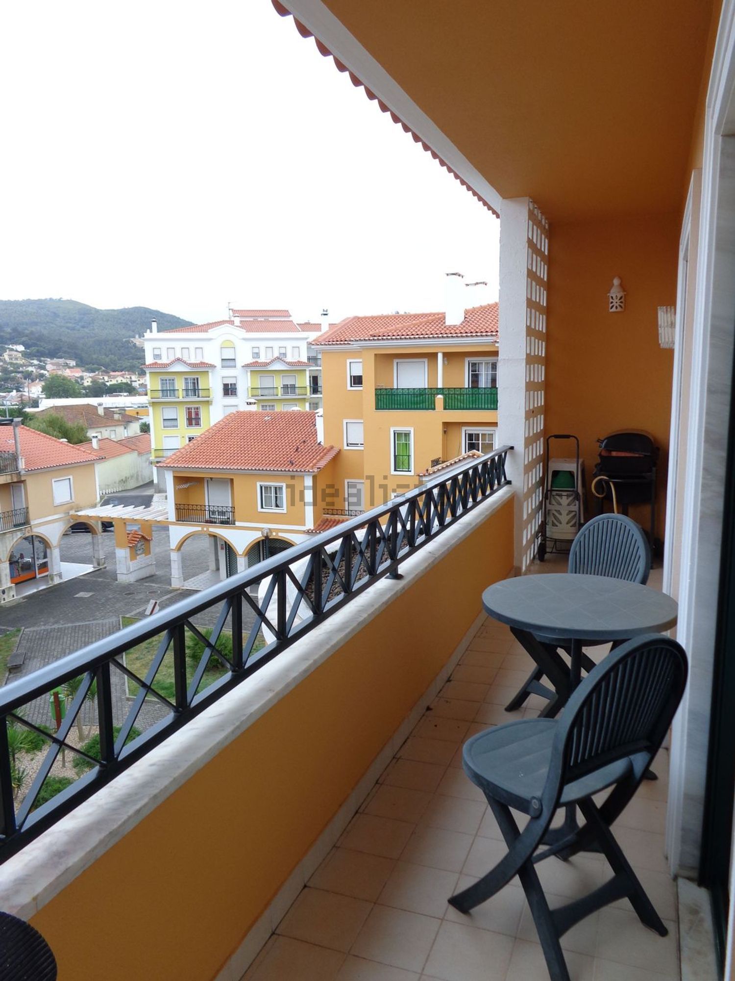 出租公寓 t2在Rua Padre Alfredo Fernandes de Brito, 22 - 露台