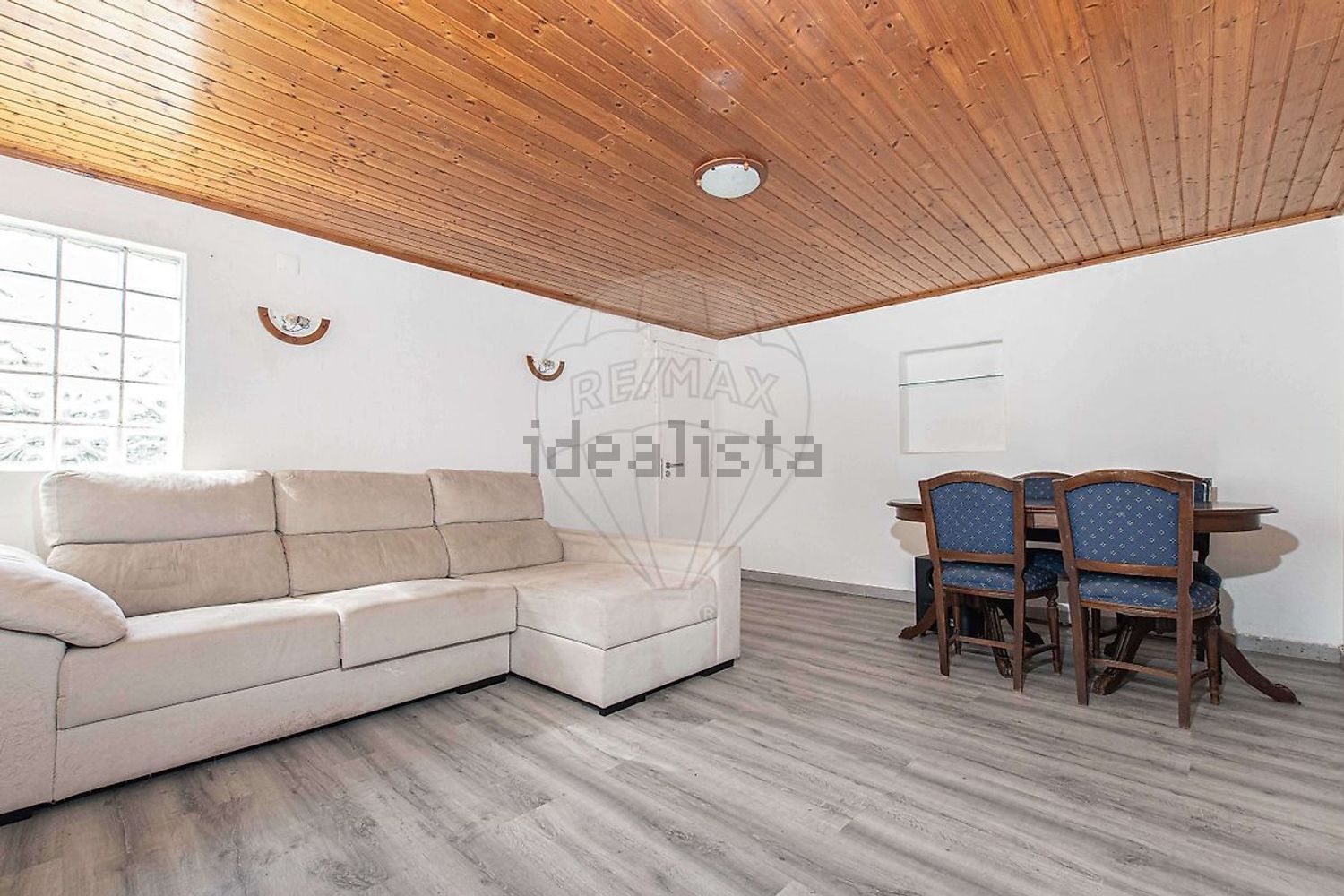 小楼房或独栋别墅出售N115-1 - 客厅