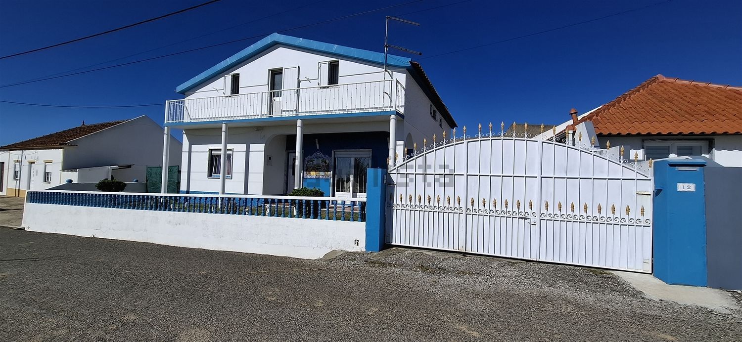 小楼房或独栋别墅出售在Santa Bárbara - 外立面