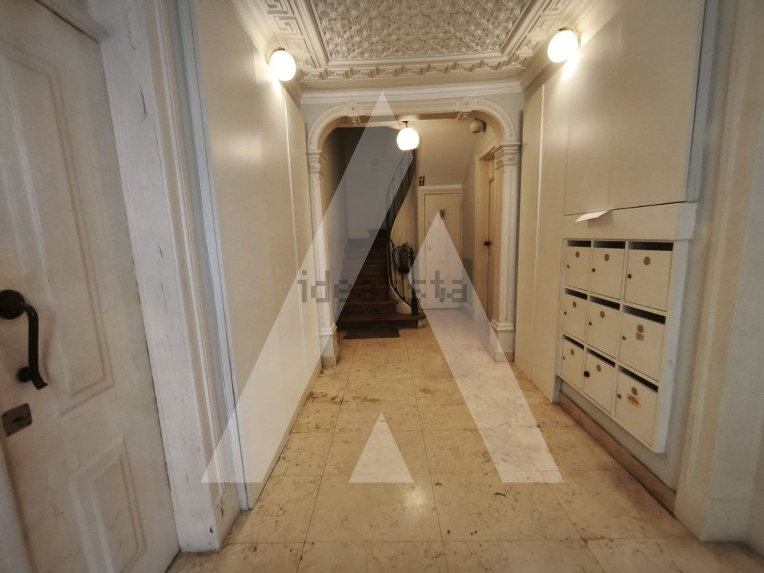 公寓 t1出售在Príncipe Real - 过道