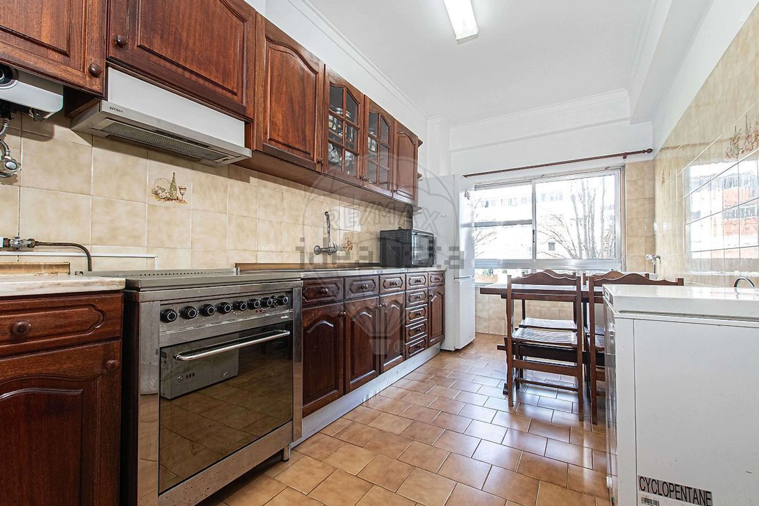 出租公寓 t3在Rua Almirante Gago Coutinho - 厨房