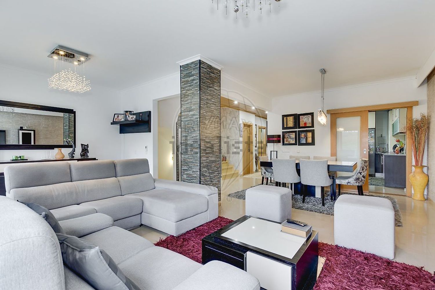 小楼房或独栋别墅出售在Rua Forças Armadas - 客厅