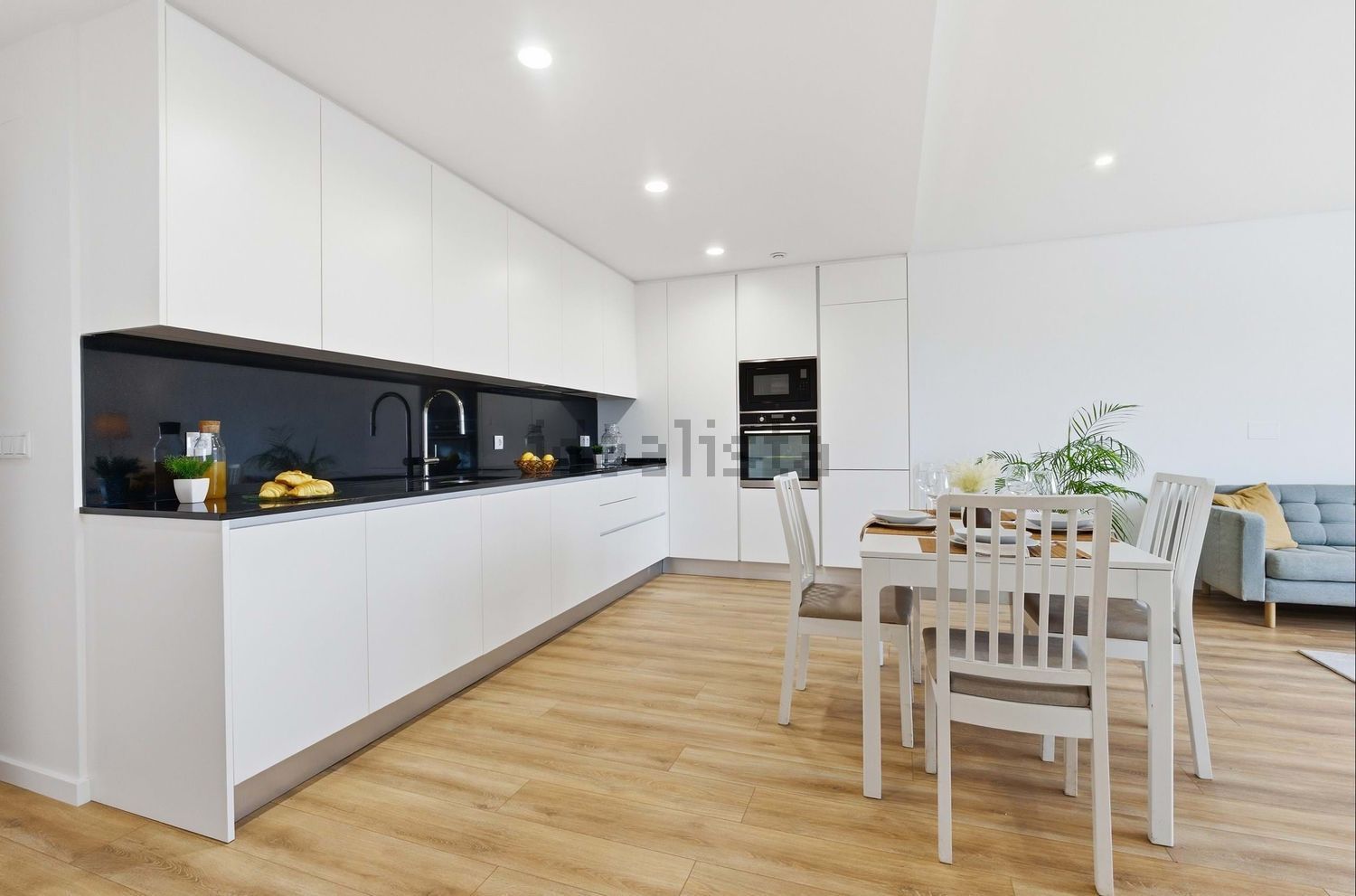 公寓 t2出售在Rua Coronel Vítor Alves - 客厅