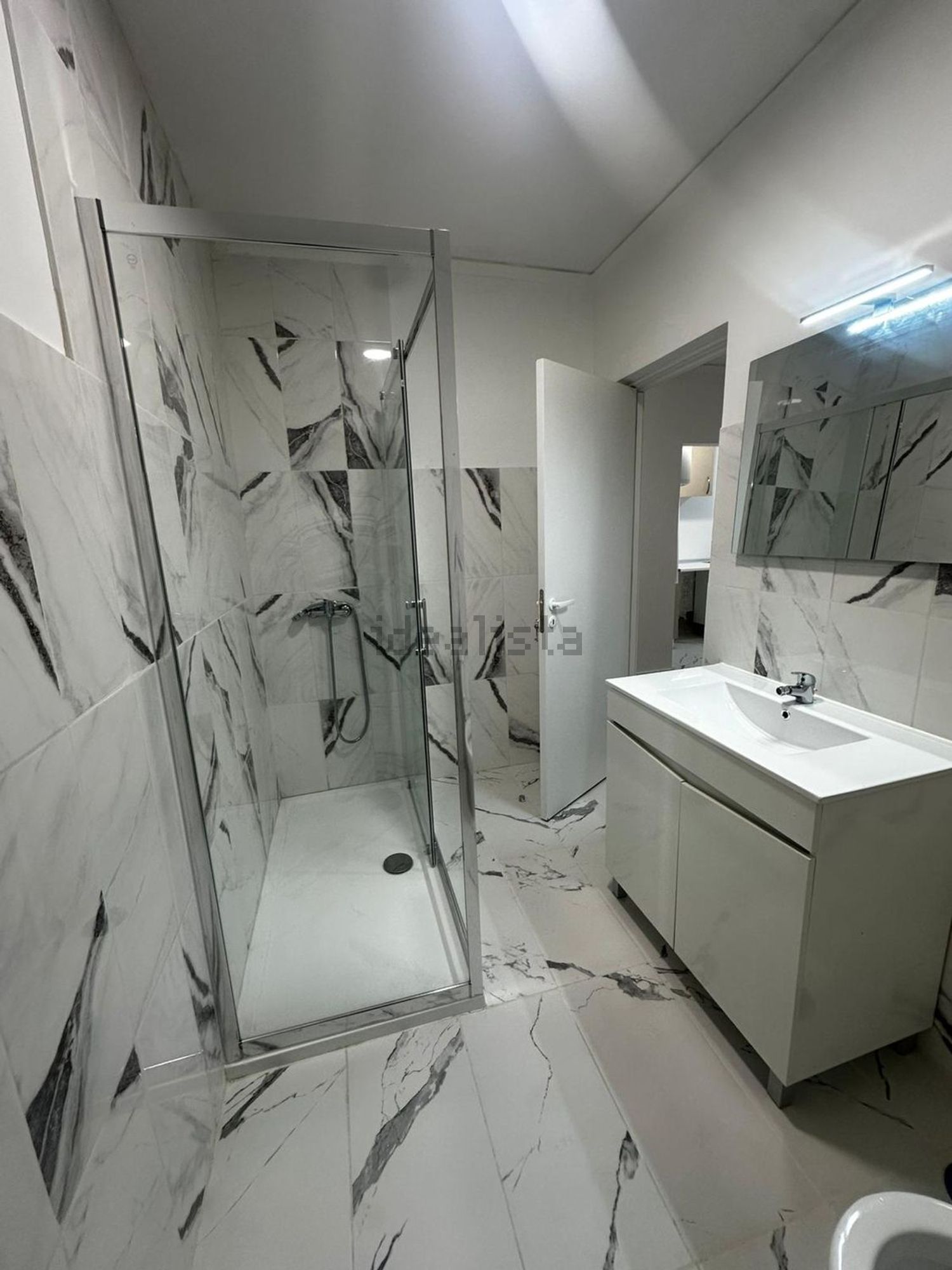 复式公寓出售在Avenida Alberto Valente, 105 LtA - 卫生间