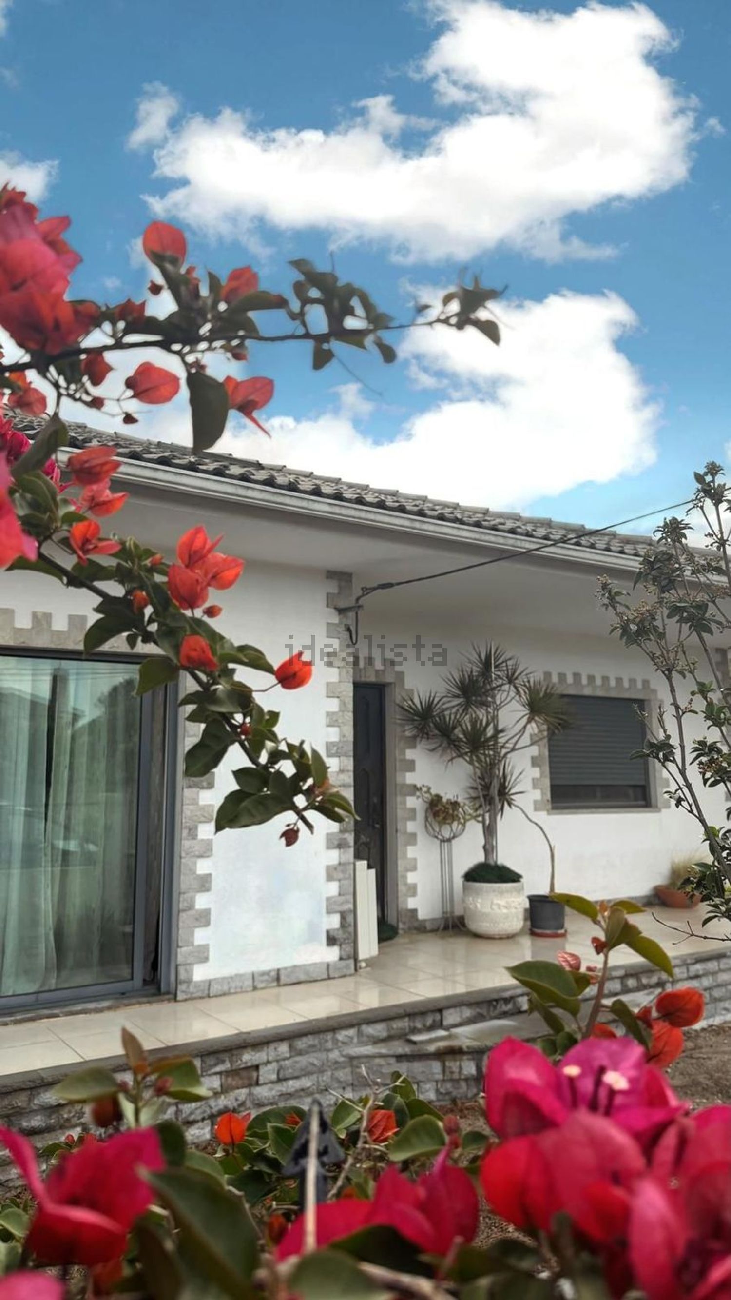 小楼房或独栋别墅出售在Rua das Rosas - 外立面