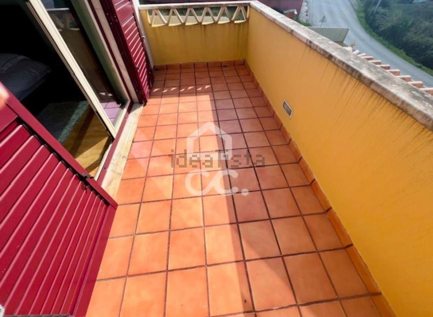 小楼房或独栋别墅出售在Milharado - 露台