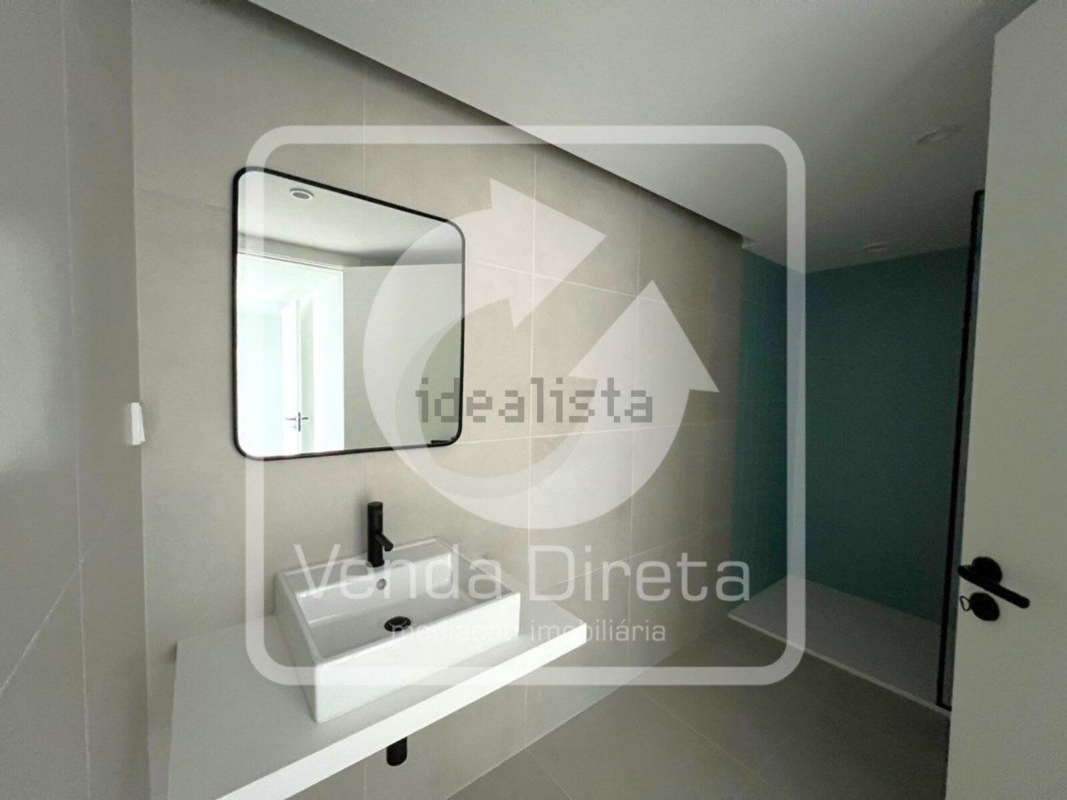 出租公寓 t2在Rua Bombeiros Voluntários do Barreiro, 17 - 卫生间