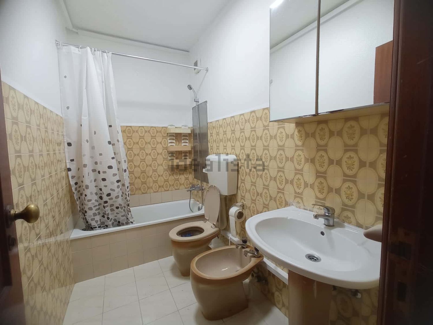 出租房间在Rua João de Castro Osório, 7 - 卫生间