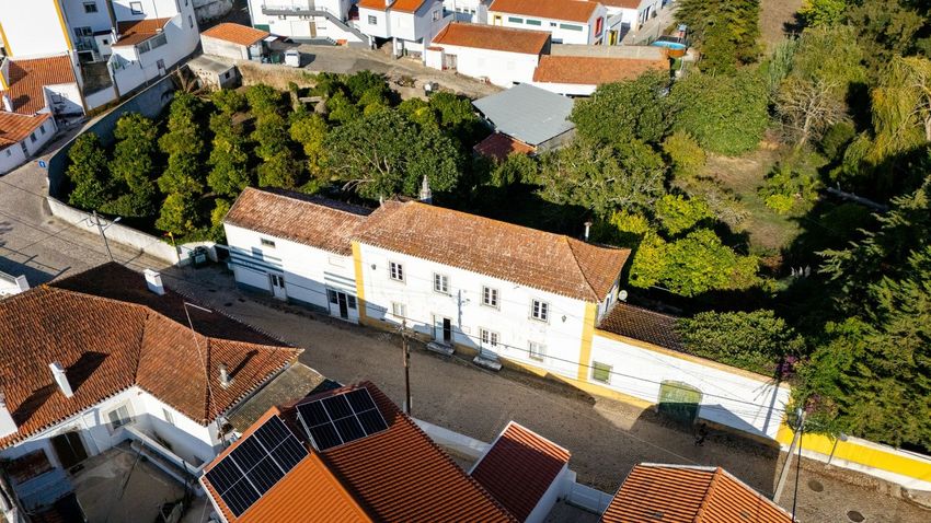 小楼房或独栋别墅出售在Rua Direita