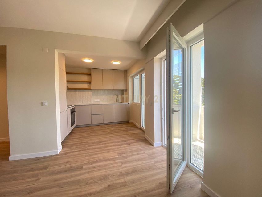 公寓 t2出售在Estrada da Luz, 238