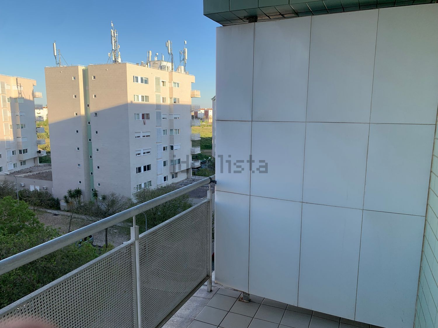 出租公寓 t3在Rua Maria de Lourdes Pintassilgo - 露台