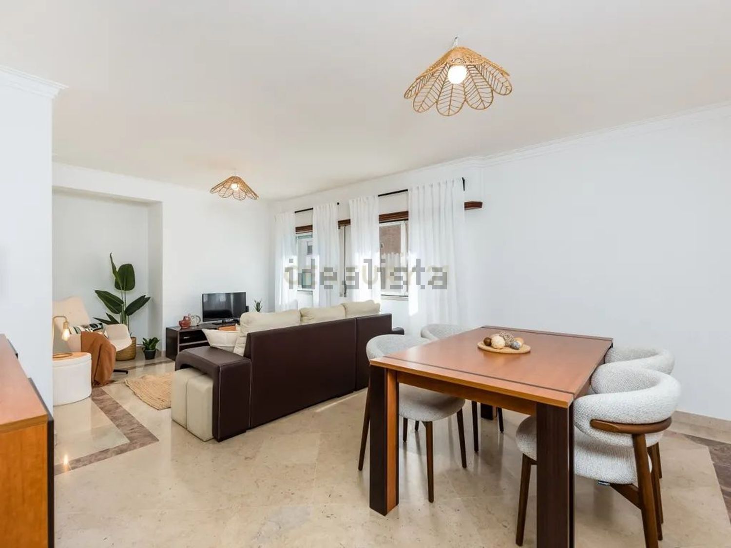 公寓 t3出售在Rua Alberto Barbosa, 6 - 餐厅