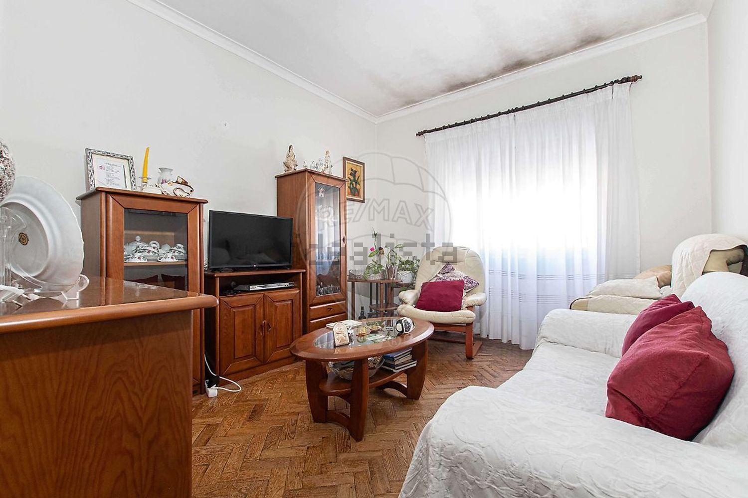 公寓 t2出售在Rua Piloto Nascimento Costa - 客厅