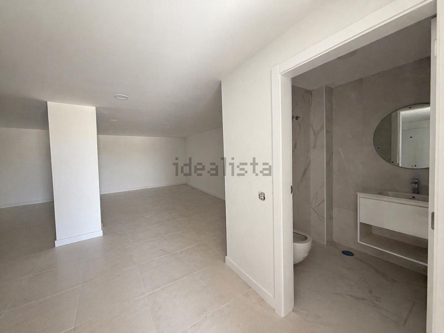 双拼别墅出售在Avenida Raul Brandão, 8 - 居住