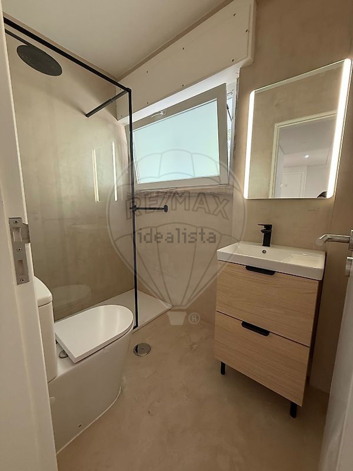 出租公寓 t3在Rua Doutor Henrique Martins Gomes - 卫生间