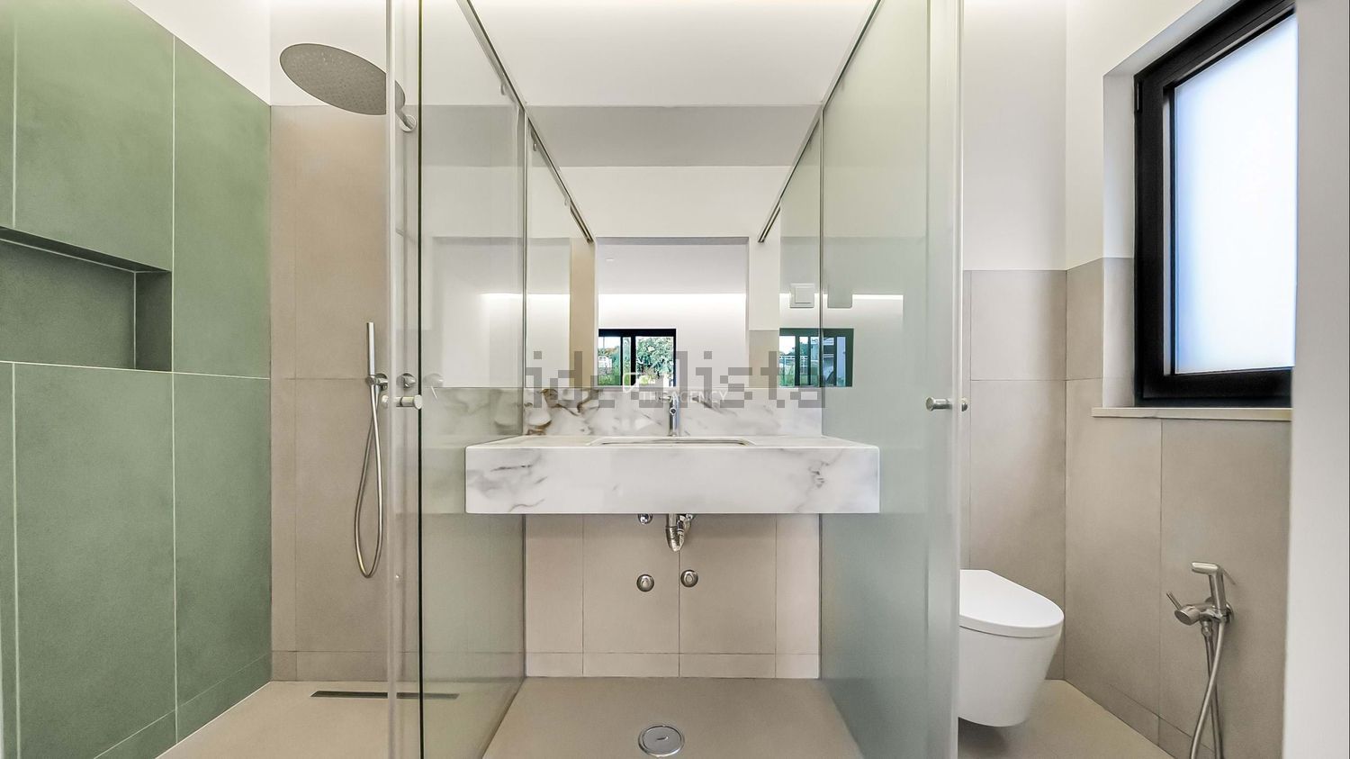 双拼别墅出售在Bairro da Quintinha - 卫生间