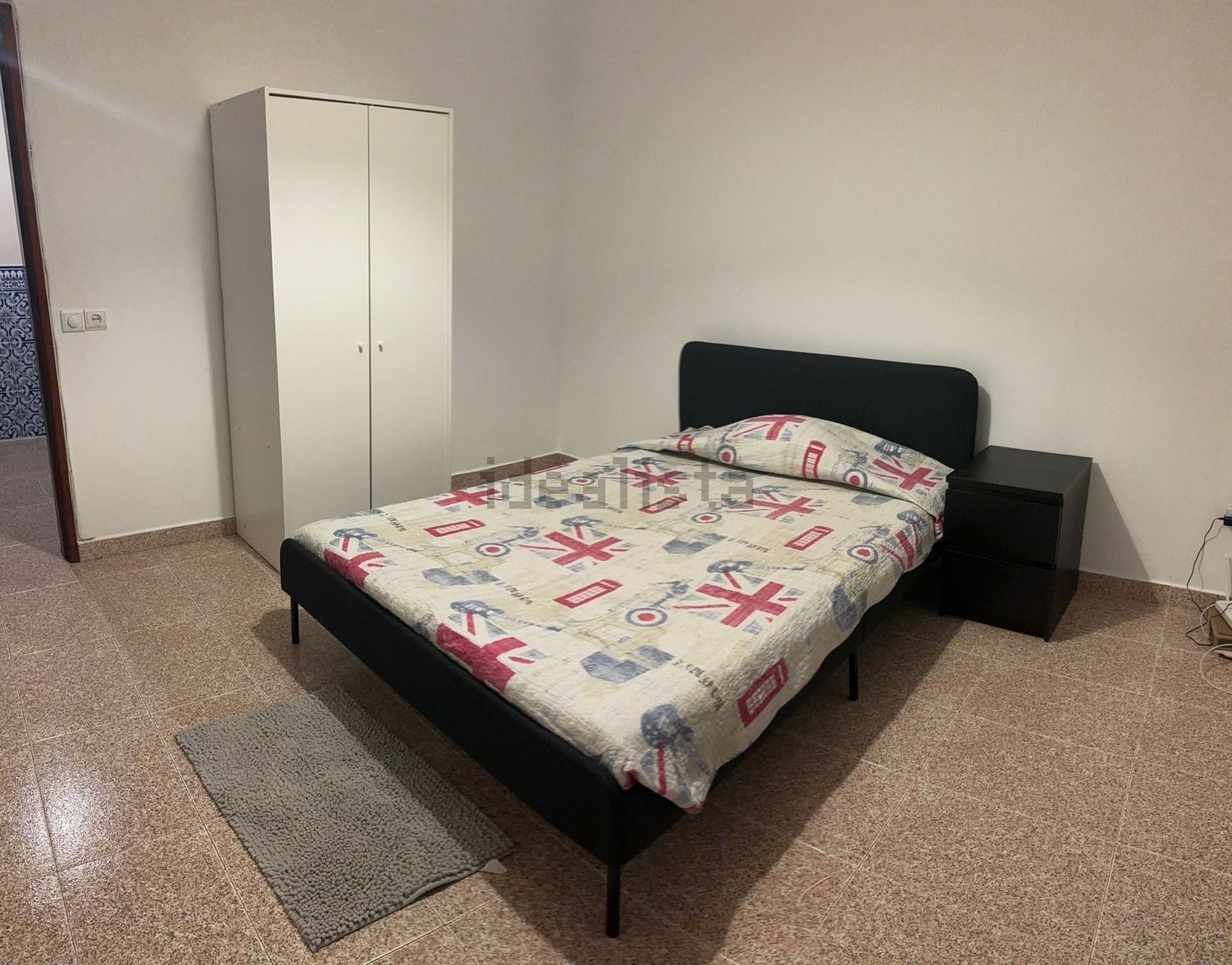 出租房间在Rua João Villaret, 17 - 卧室