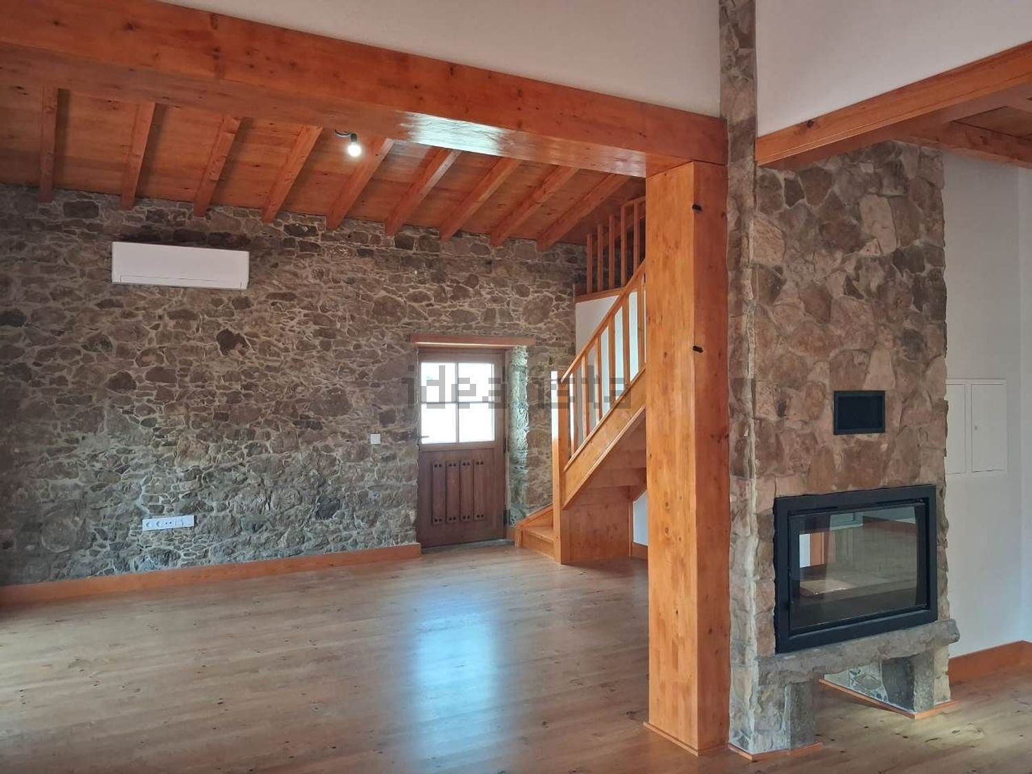 小楼房或独栋别墅出售在São Bartolomeu dos Galegos e Moledo - 照片