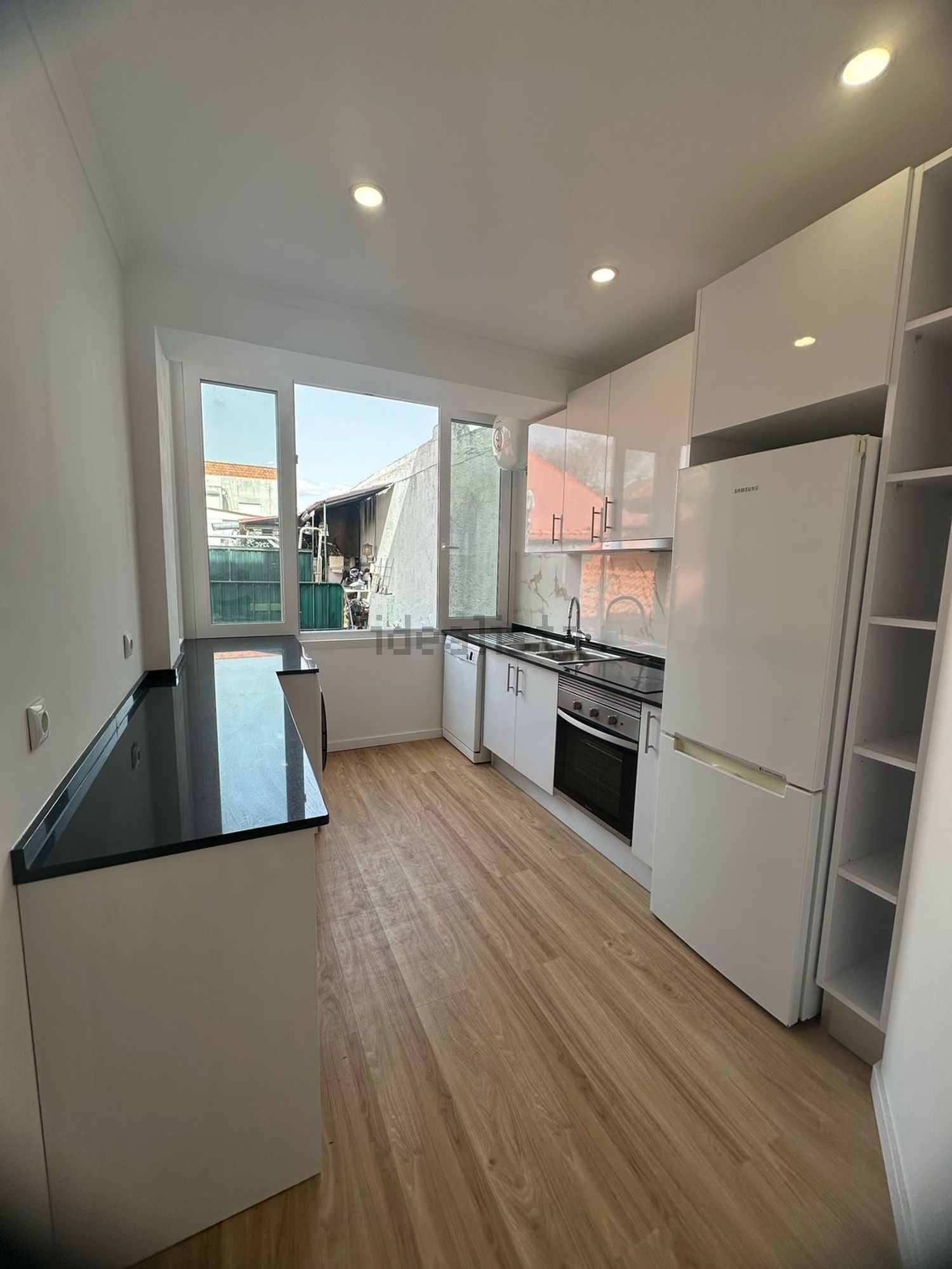 出租房间在Rua Florbela Espanca, 11 - 厨房