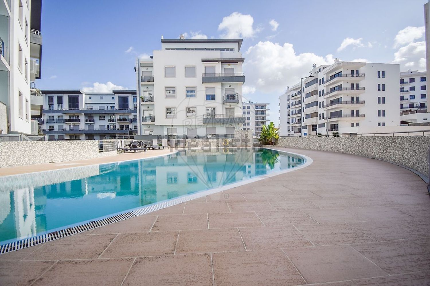 出租公寓 t3在Rua 1º de Maio - 游泳池