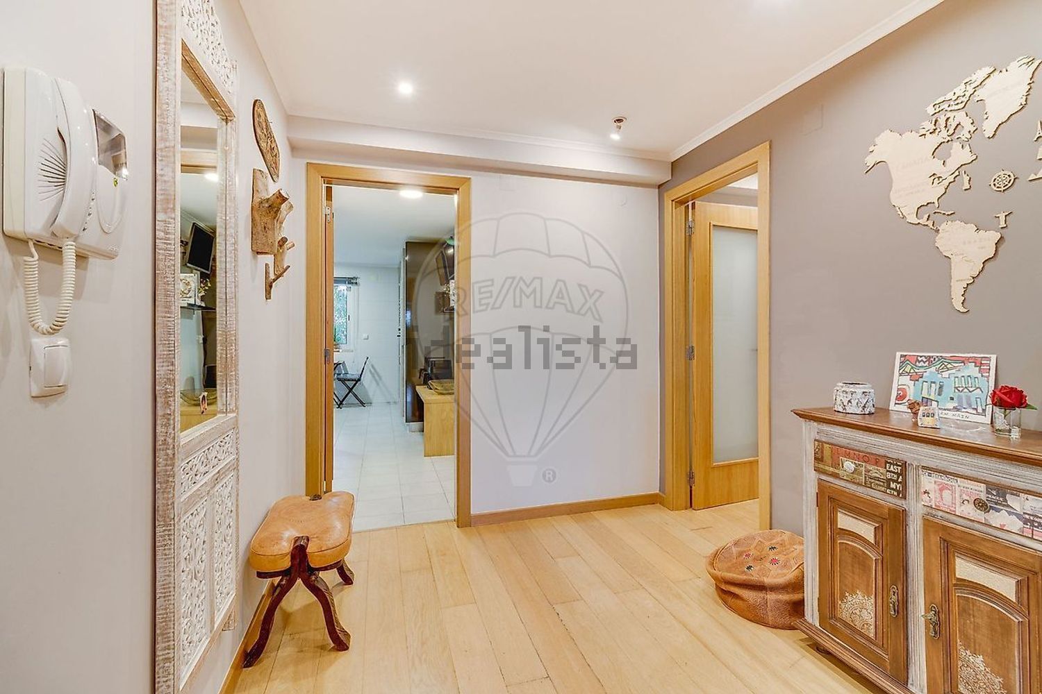 公寓 t3出售在Avenida Marechal Gomes da Costa - 过道