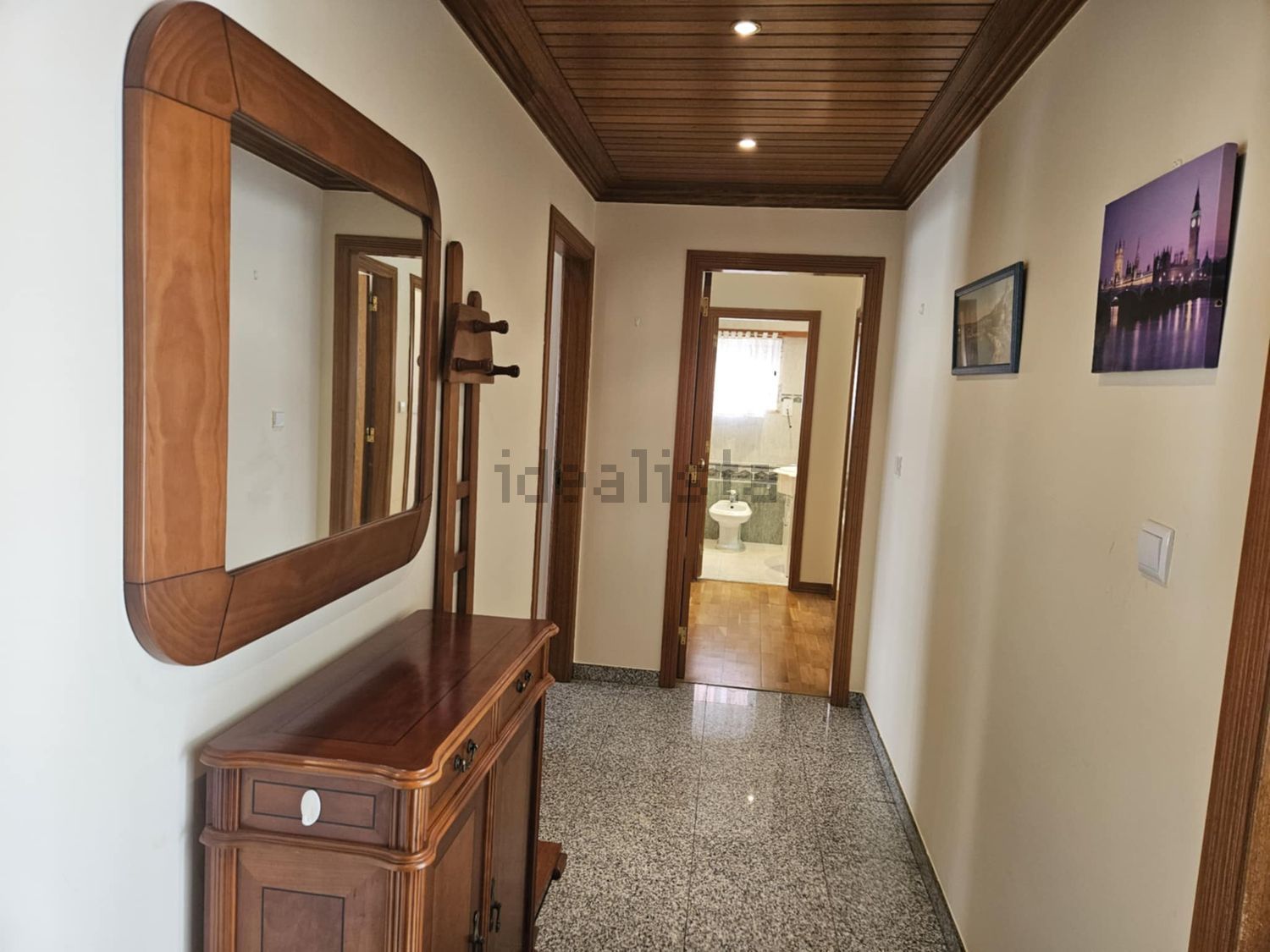 出租公寓 t2在Rua Miguel Torga, 194 - 过道