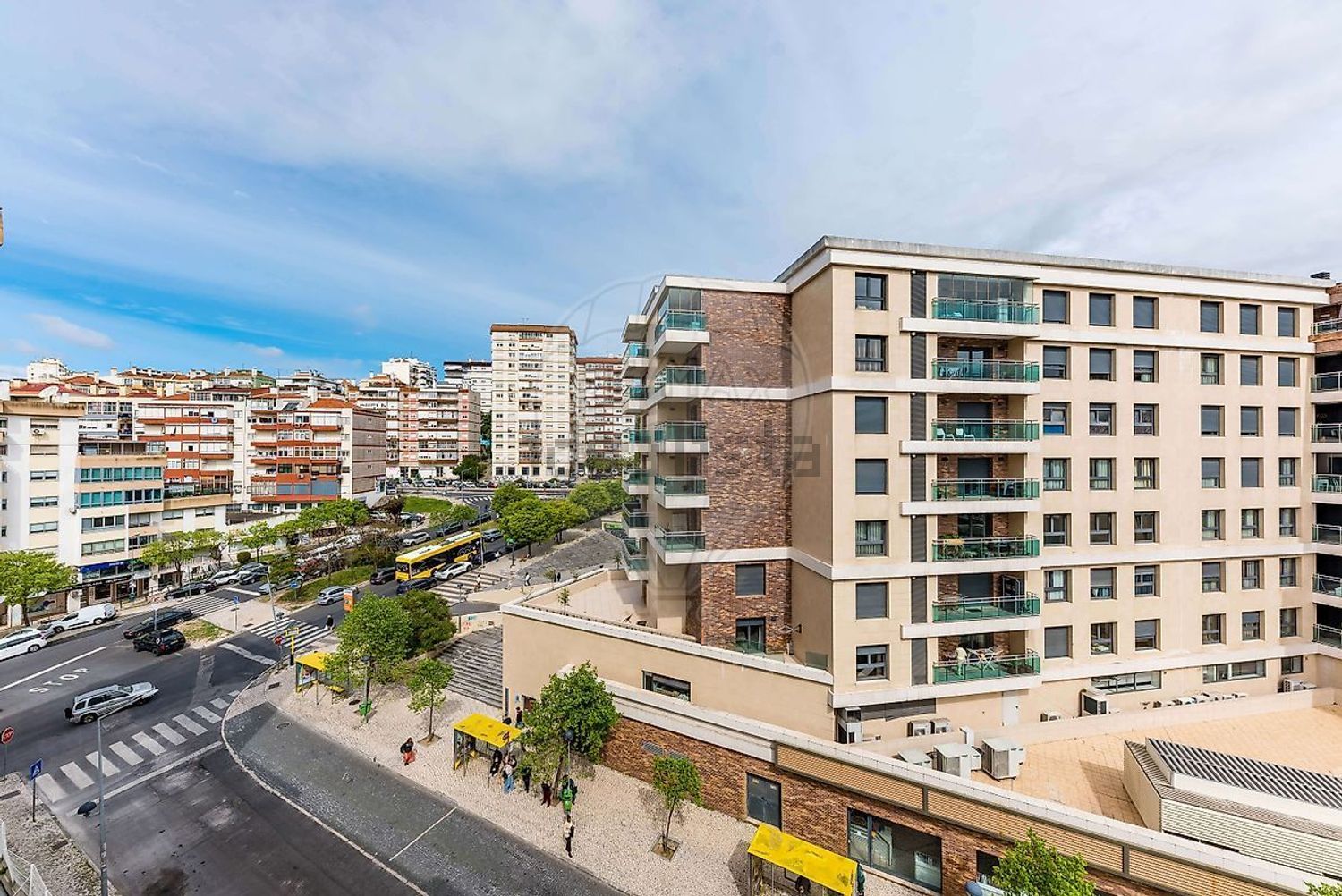 公寓 t2出售在Rua Almeida Garrett - 视线