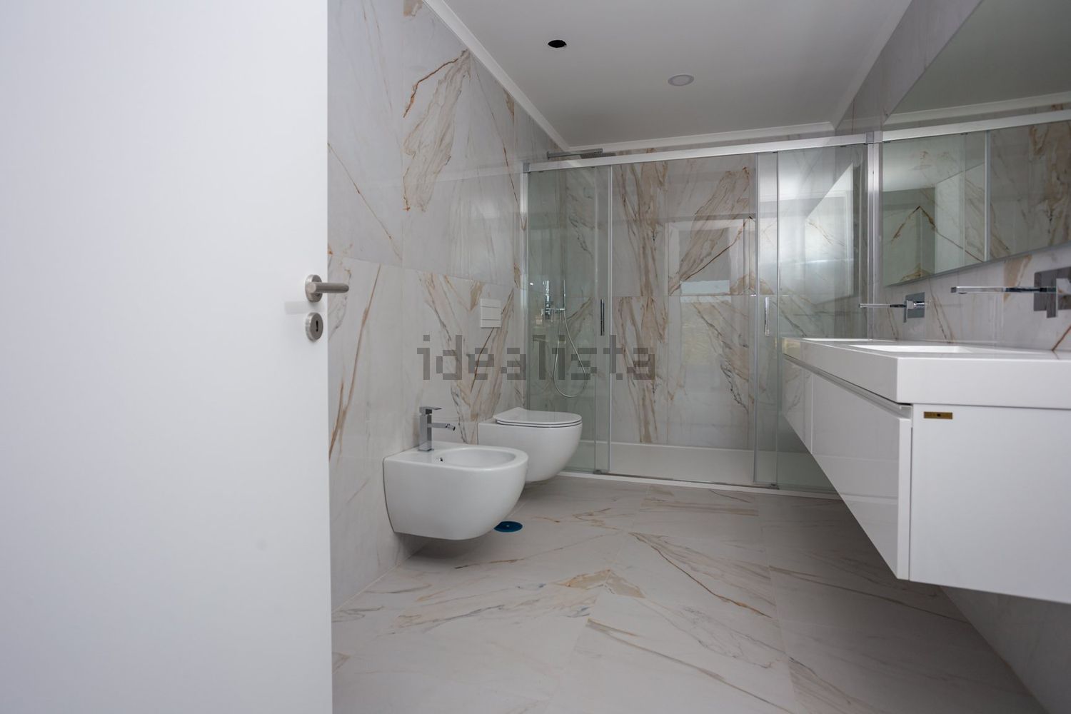 双拼别墅出售在Avenida Raul Brandão - 卫生间