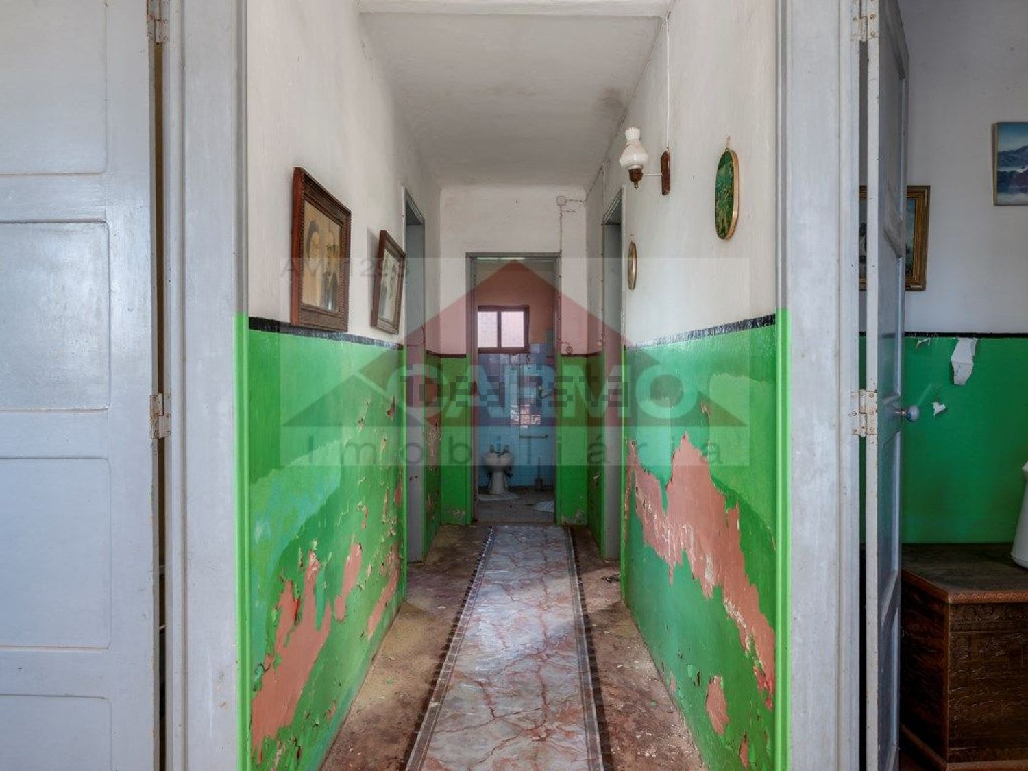 小楼房或独栋别墅出售在Atalaia e Alto Estanqueiro - Jardia - 过道