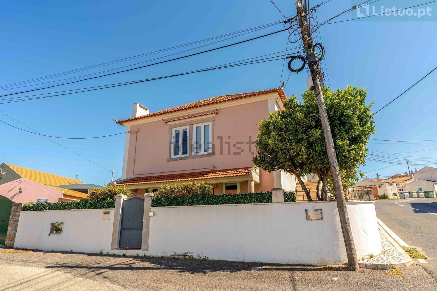 小楼房或别墅出售在Rua Dom António Correia de Sá - 外立面