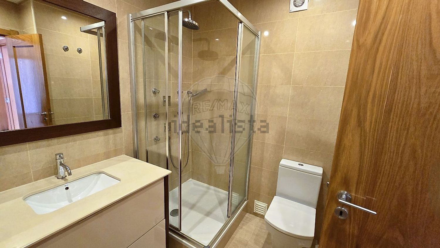 出租公寓 t3在Rua Marechal António de Spínola - 卫生间