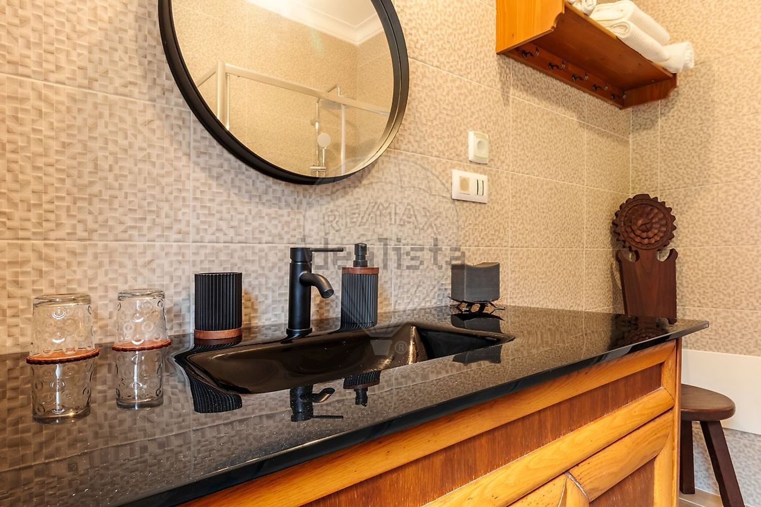 小楼房或独栋别墅出售在Estrada de Paços - 照片