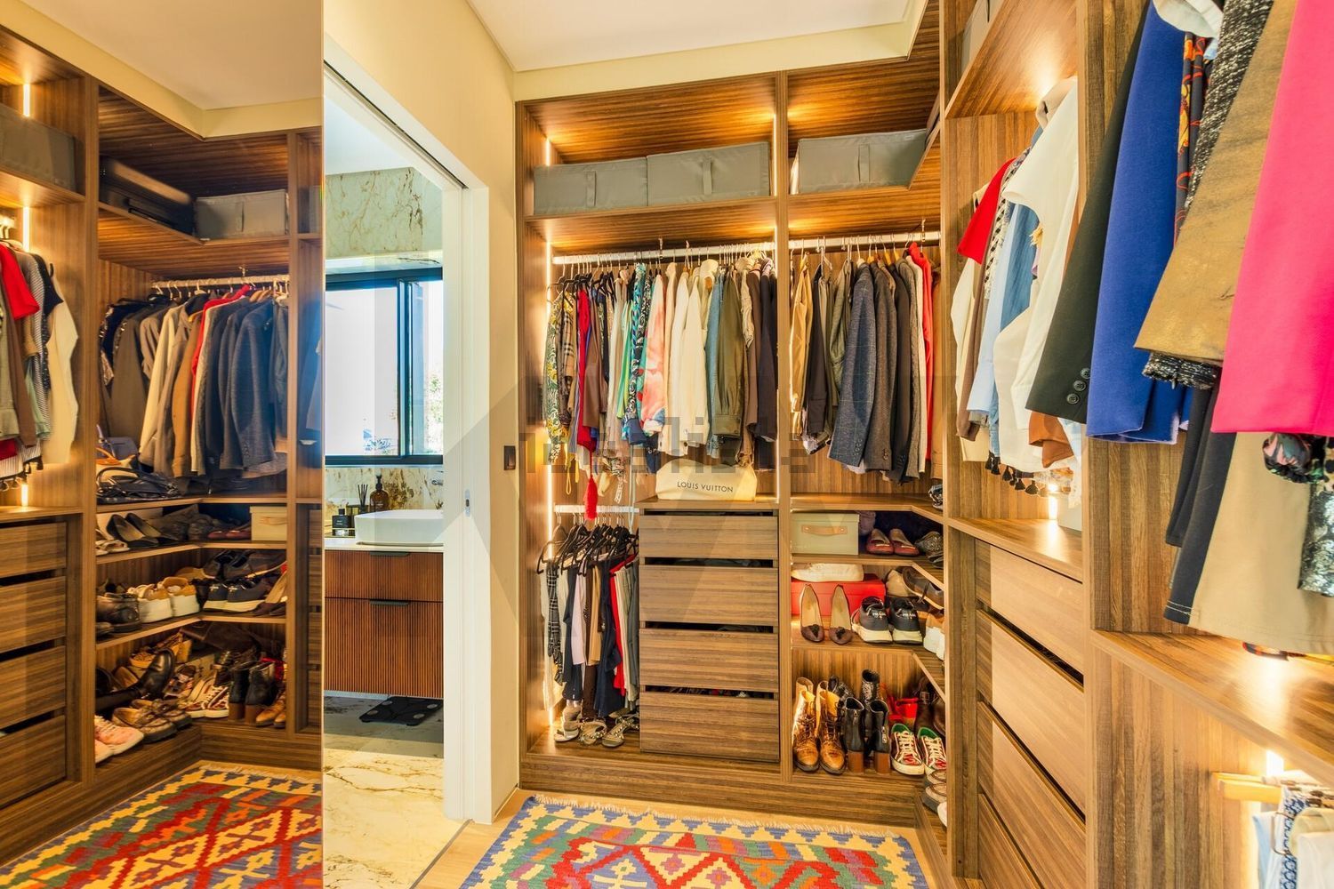 小楼房或独栋别墅出售在Rua das Lombas - 试衣间