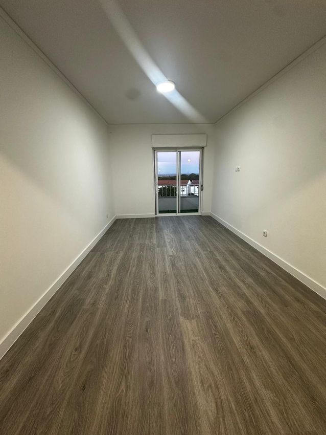 复式公寓出售在Avenida Alberto Valente, 105 LtA